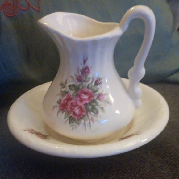 🤠Vintage VB Athena Small Ceramic Pitcher & Bowl - Picture 1 of 6